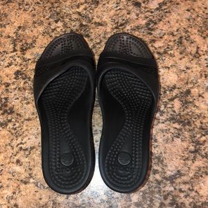 Women’s wedged crocs